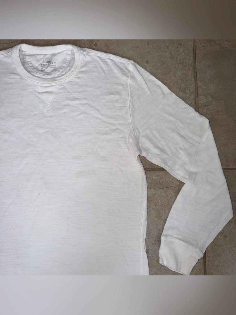 Faherty Sunwashed Organic Crew Long Sleeve in White Size Medium